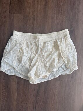 lululemon athletica Cream Crinkle Athletic Lounge Shorts